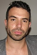 Tom Cullen interprète Guy Fawkes.