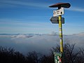 Pohľad na Vysoké Tatry z vrcholu Šimonky počas inverzie