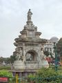 India: Flora Fountain, pe Feunteun Flora, e Mumbai. Feunteun savet e 1864 gant ar Saozon d'an doueez roman Flora.