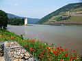 Das Binger Loch ist das südliche Tor ins Welterbe, links der Binger Mäuseturm, rechts die Burg Ehrenfels