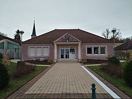 The town hall in Villette-lès-Dole