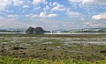 Blick auf Dumbarton über den Clyde, rechts im Hintergrund neben dem Dumbarton Rock befindet sich Ben Lomond.