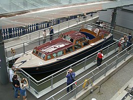 De sloep "The Royal Barge"