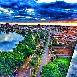 Vista parcial de Itumbiara, a partir da Beira-Rio.