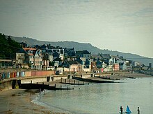 Plage de Lyme Regis, où la famille Tolkien a pris des vacances en 1927.