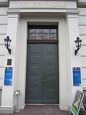 Ingang van het laat 18e-eeuwse Prinzenpalais, nu museum