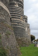 Le schiste utilisé en maçonnerie (château d'Angers).