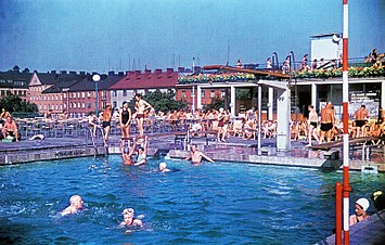 Full fart på Vanadisbadet på sommaren 1938.