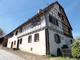 Maison et moulin à huile (XVIIe et XVIIIe siècles), 31-32 rue Principale.