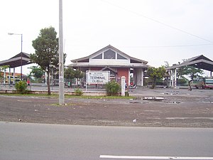 Terminal bus antarkota Ciledug.