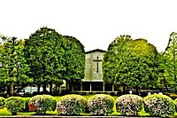 The entrance ceremonies and the graduation ceremonies are held in the ICU Chapel.