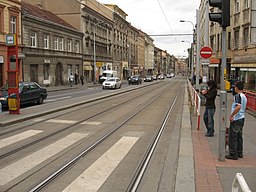 Plzeňská ulice od zastávky MHD U Zvonu k Andělu