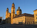 Das Münchner Palais Moy neben der Theatinerkirche