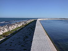 De zeewerende dijk (murazzo) op Pellestrina