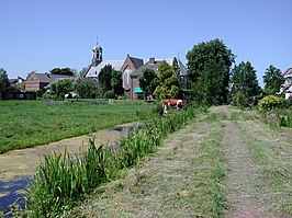 Waarder met NH-kerk en het middeleeuwse Kerkelaantje