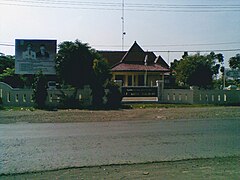 Kantor Kecamatan Pabuaran, Cirebon. Foto diambil tahun 2012 menggunakan ponsel Nokia