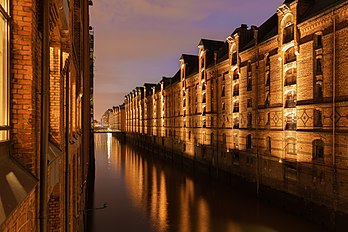 Bâtiments de la Speicherstadt, à Hambourg, site du patrimoine mondial de l'Unesco. (définition réelle 6 206 × 4 137)