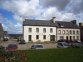 The town hall in Plouguin