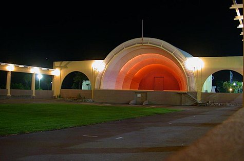 Sound Shell (1931) em Napier, Nova Zelândia à noite