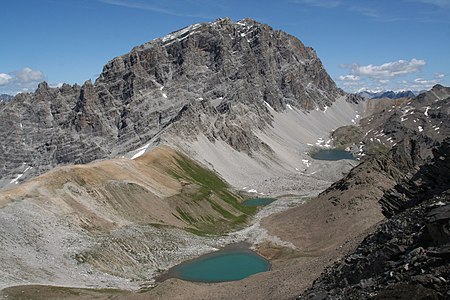 Blick von der Pizza Grossa (2939 m) über den Pass d’Ela zum Piz Ela (3339 m).