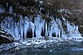 三十槌の氷柱（みそつちのつらら）したたり落ちる岩清水が氷結してできた氷柱（埼玉県秩父市大滝、秩父路三大氷柱のひとつ）