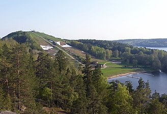 Vy över Flottsbrobacken med Flottsbrobadet