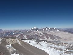 Nevado Tres Cruces visto do cume do Ojos del Salado.