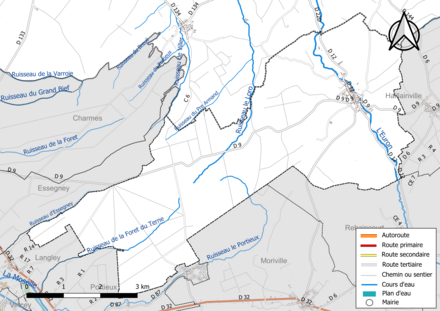 Carte en couleur présentant le réseau hydrographique de la commune