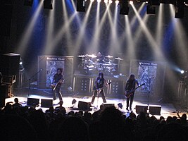 Machine Head performing in زوریخ, سوئیس in 2007. From left to right: Phil Demmel, Dave McClain, Robb Flynn and Adam Duce.