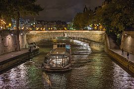 A Petit-Pont à noite