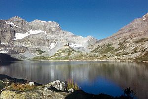 Blick über den See auf den Tour Sallière