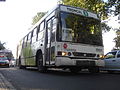 Bus reacondicionado del Transantiago en servicio 303e.