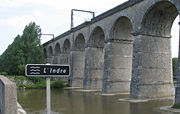 Il viadotto ferroviario di Monts nel 2007