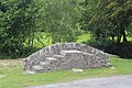 Aufsteigeblock aus dem 18. Jahrhundert vor der Pfarrkirche Nevern, Wales.