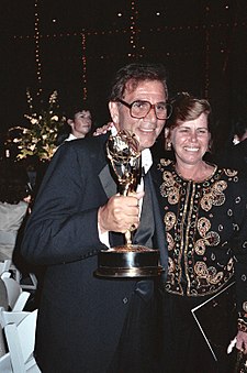 Alex Rocco na předávání cen Emmy 1990