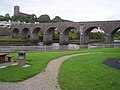 Il classico scorcio con il ponte ferroviario e la chiesa