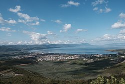 İznikin kaupunki ja İznik-järvi.