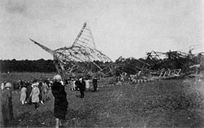 L'épave du dirigeable R101 quelques jours après l'accident.