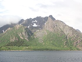 Vue de la face sud de Rulten avec le vallon de Trolldallen.