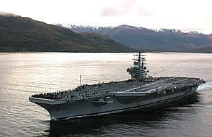 Авианосец Ronald Reagan (CVN-76) в Магеллановом проливе, 2004