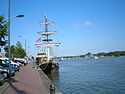 De IJssel langs de IJsselkade in Kampen