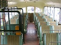 Interieur, 1108 (de banken uit 1957 behoren niet oorspronkelijk bij deze bus)