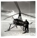 Rolf von Bahr med sin autogiro SE-AEA i Jämtlandsfjällen, 1939.