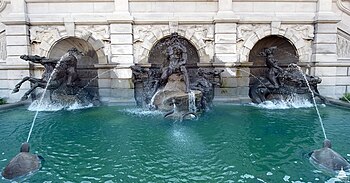 Court of Neptune Fountain