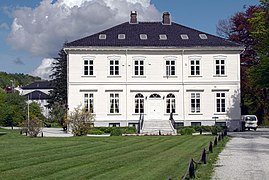 Gravdal Manor