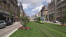 Tram van Reims op een grasbaan