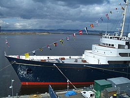 HMY Britannia in de haven van Edinburgh