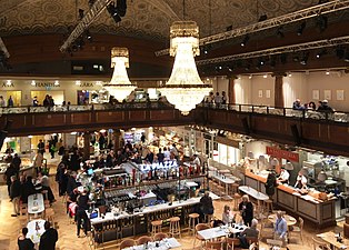 Eataly Stockholm, La Piazza, torget - tidigare Röda Kvarns parkett.