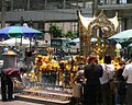 Đền Erawan, giao lộ Ratchaprasong