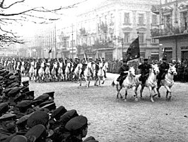 Sovjet-cavalerie bij de overwinningsparade in Lwów.